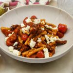 Pasta met Griekse worstjes en feta