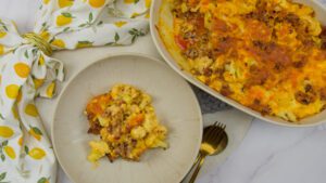 Bloemkool ovenschotel met cheddar en salsiccia