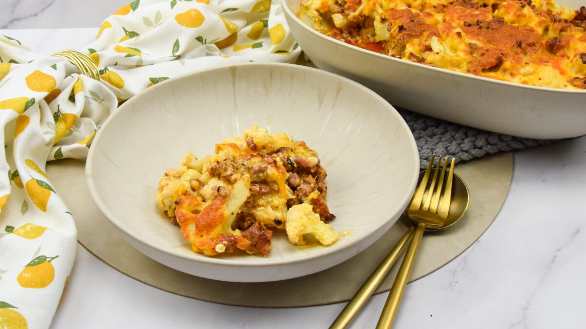 Bloemkool ovenschotel met cheddar en salsiccia