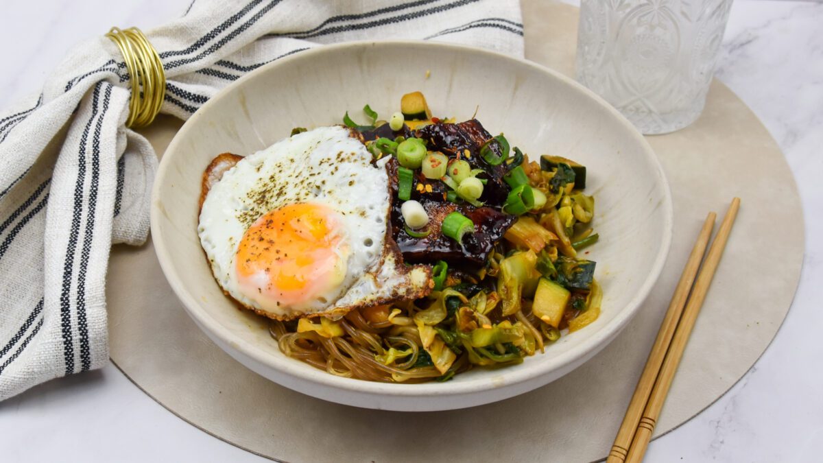 Japchae noedels met speklapjes