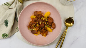 Buikspek met salsicce, venkel en sinaasappel